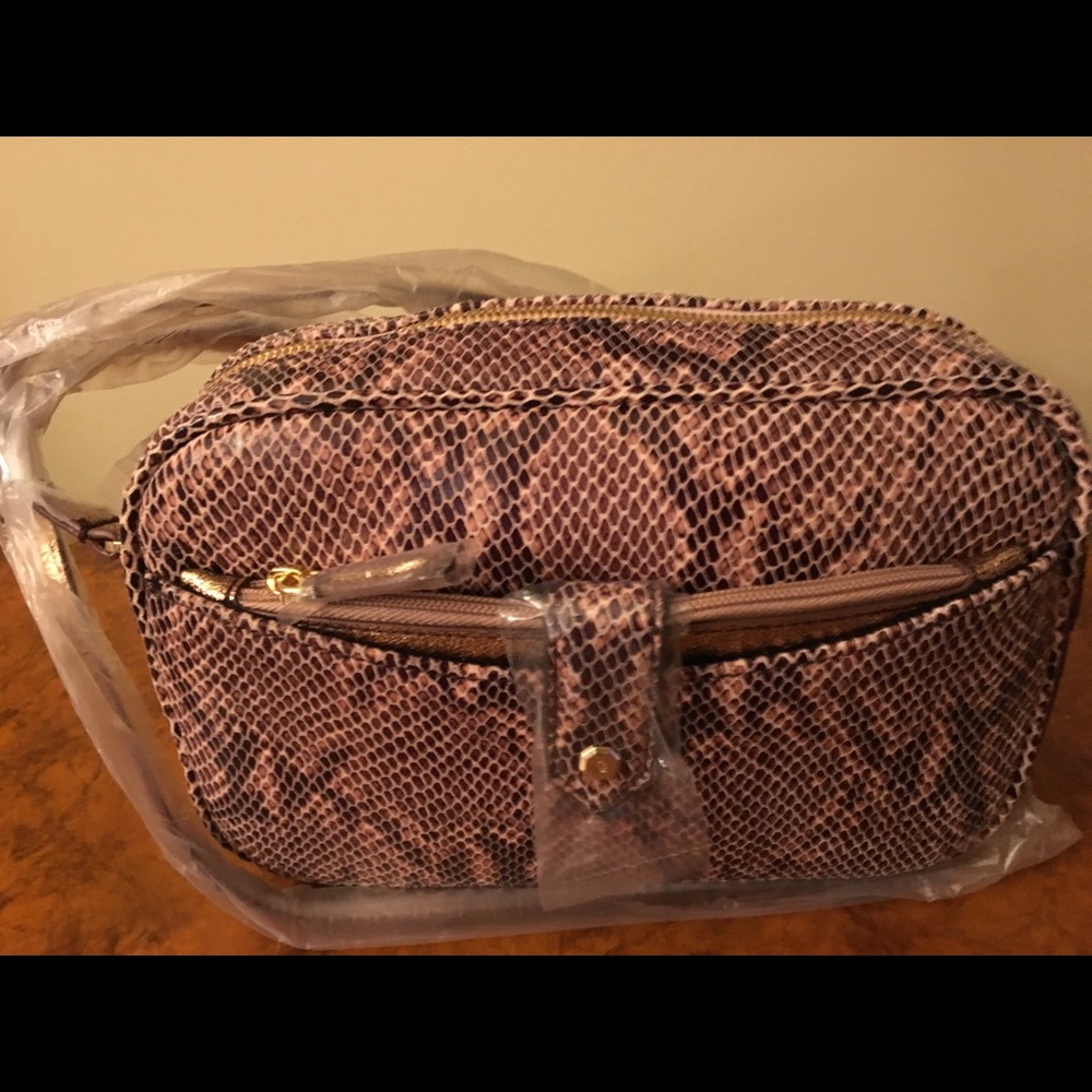 G.I.L.I. Crossbody Bag NWOT